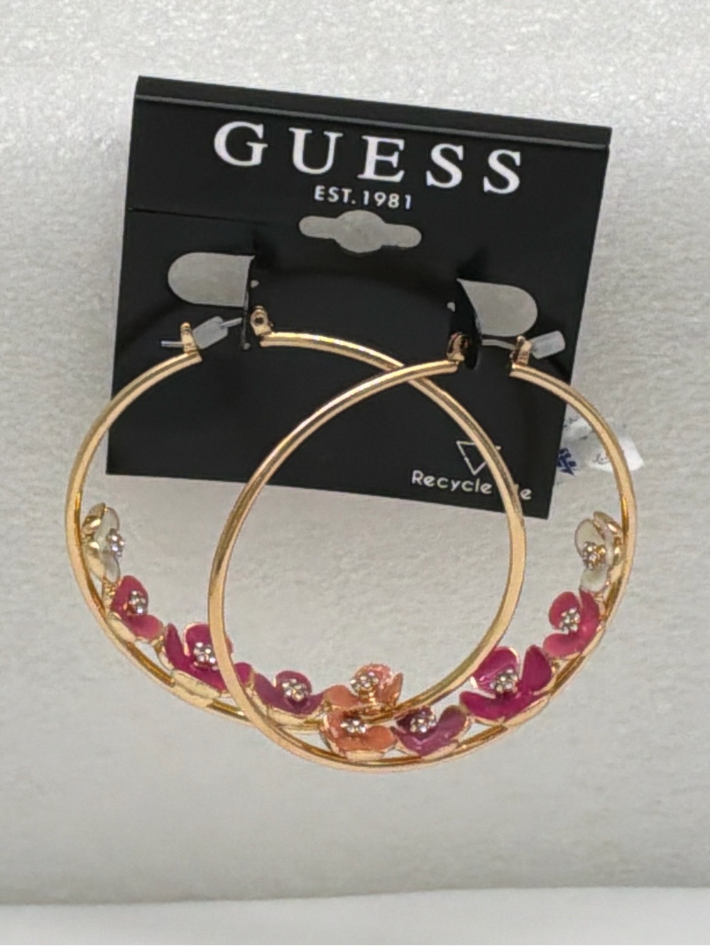 GUESS Gold-Tone Floral Hoop Earrings – New on Original Card     nwt